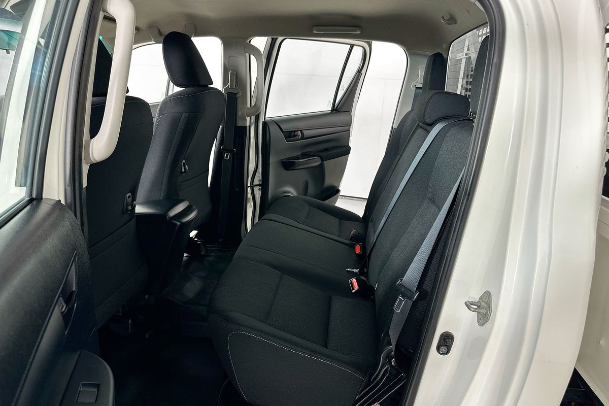 2019 Toyota HILUX SR (4x4) GUN126R MY19 4X4