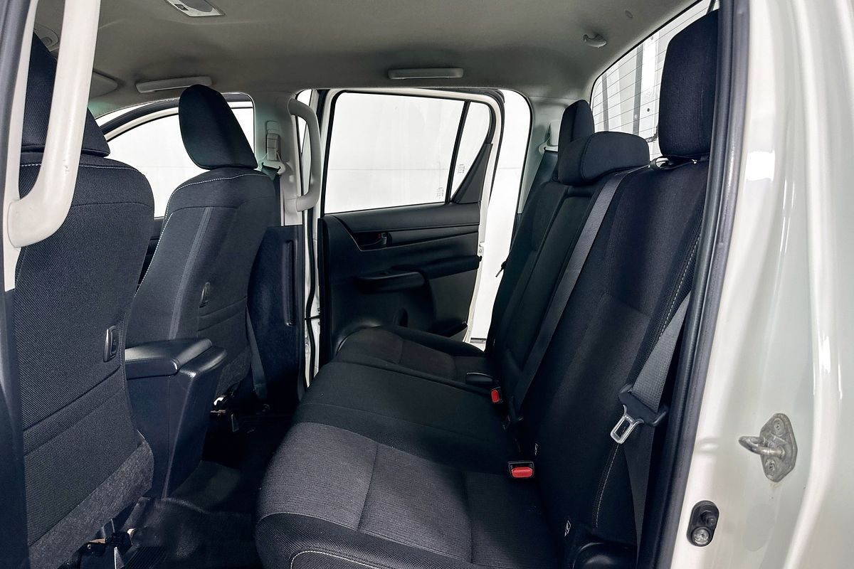 2018 Toyota HILUX SR (4x4) GUN126R MY17 4X4