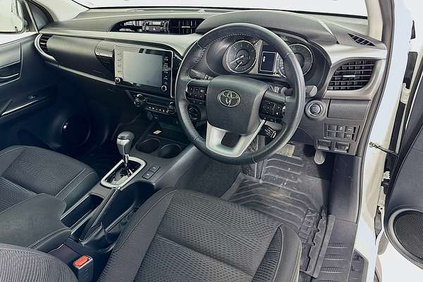 2024 Toyota Hilux SR5 (4x4) GUN126R 4X4
