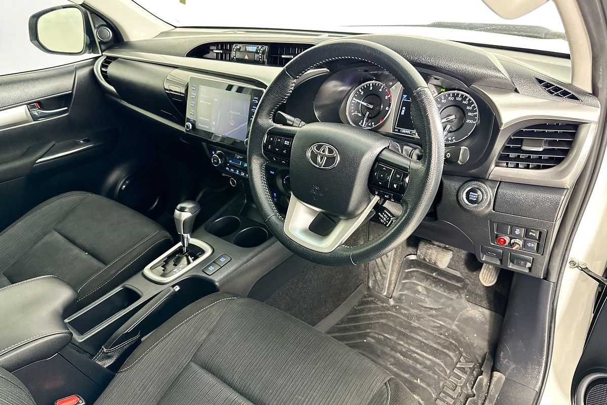 2021 Toyota HILUX SR5 (4x4) GUN126R 4X4