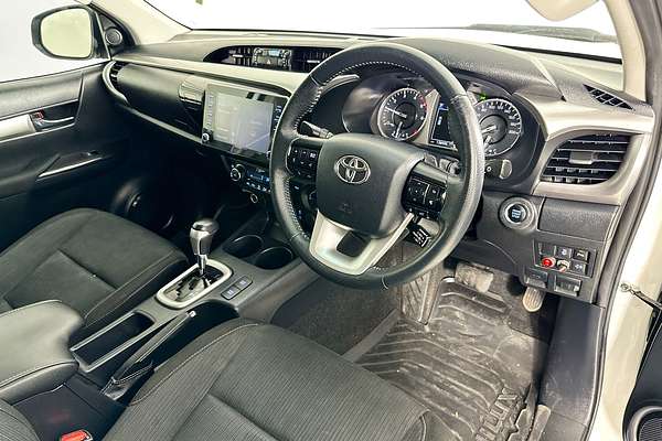 2021 Toyota HILUX SR5 (4x4) GUN126R 4X4
