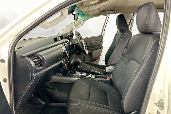 2020 Toyota HILUX SR (4x4) GUN126R MY19 UPGRADE 4X4