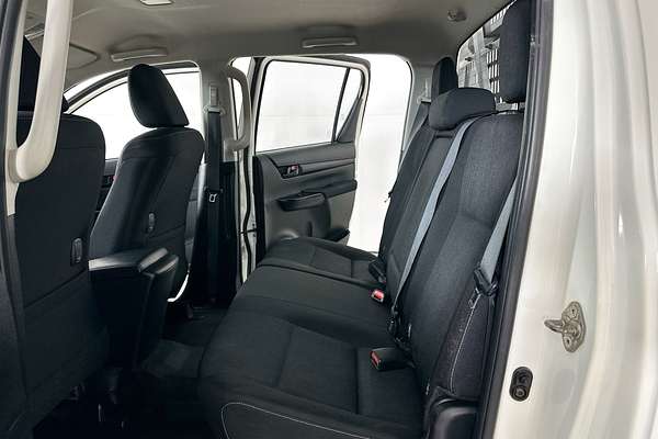 2021 Toyota HILUX SR (4x4) GUN126R 4X4