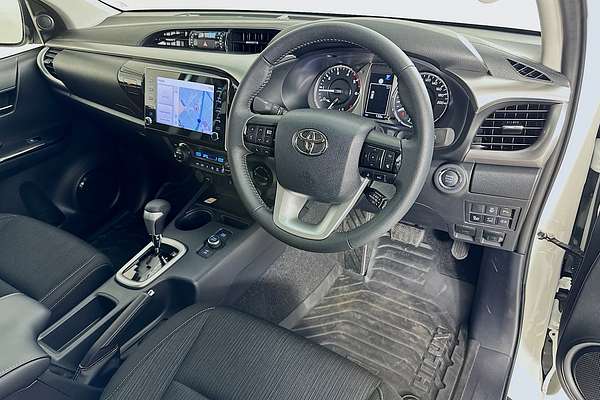 2025 Toyota HILUX SR5 48V (4x4) GUN126R RC 4X4