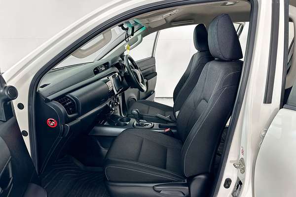 2018 Toyota HILUX SR (4x4) GUN126R MY17 4X4