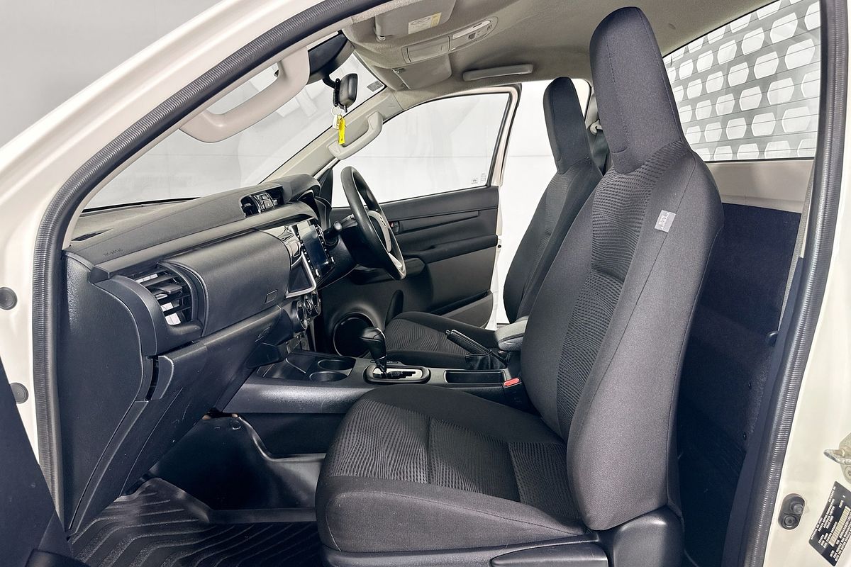 2020 Toyota HILUX SR (4x4) GUN126R MY19 UPGRADE 4X4