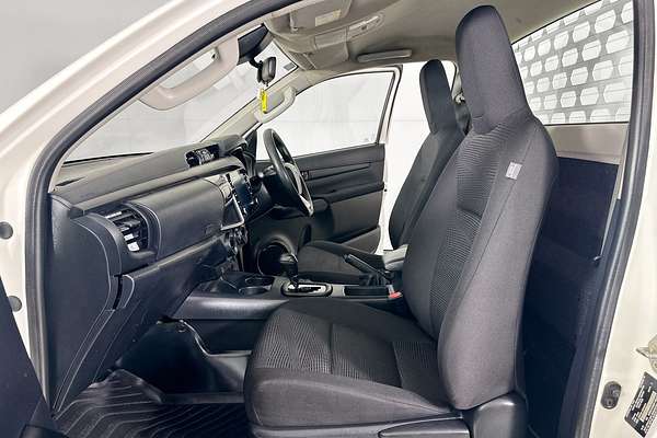 2020 Toyota HILUX SR (4x4) GUN126R MY19 UPGRADE 4X4