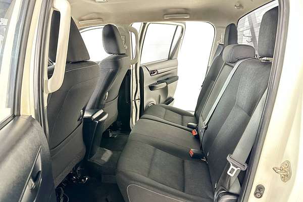 2021 Toyota HILUX SR (4x4) GUN126R 4X4