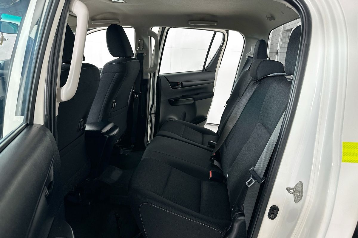 2021 Toyota HILUX SR (4x4) GUN126R FACELIFT 4X4