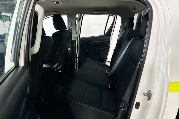 2021 Toyota HILUX SR (4x4) GUN126R FACELIFT 4X4