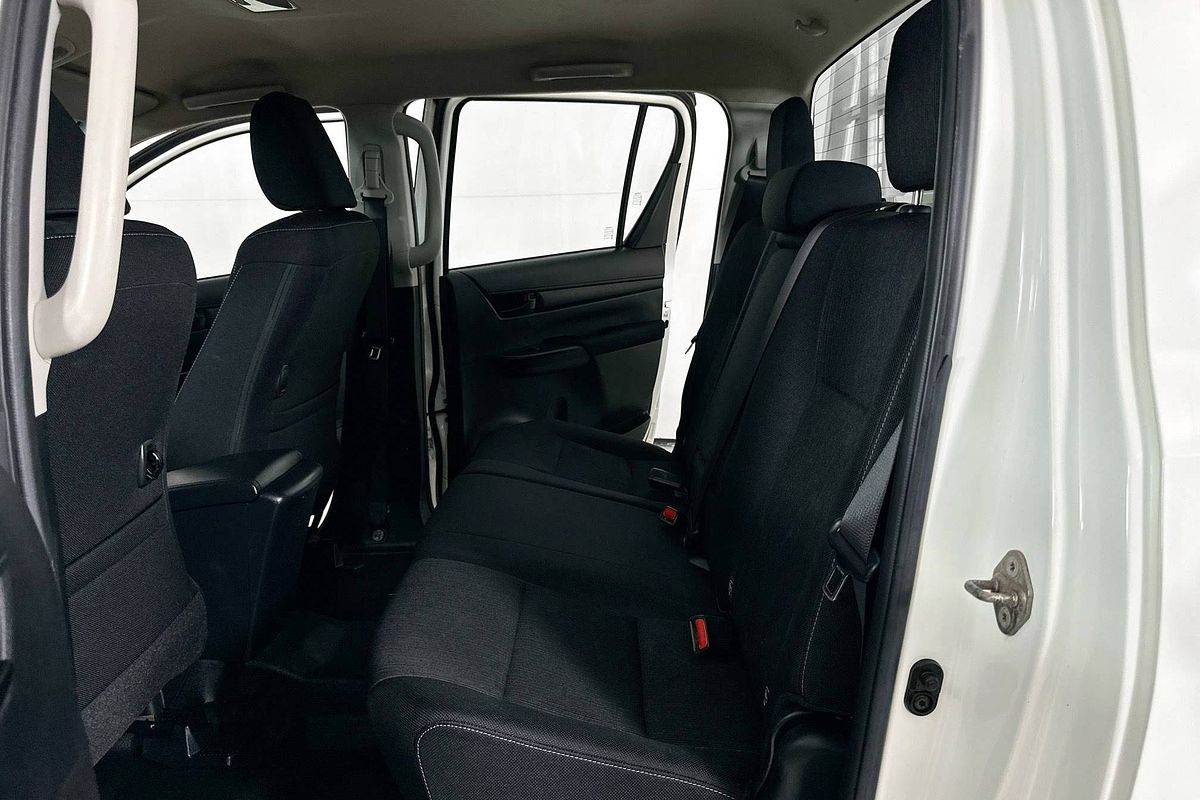2018 Toyota HILUX SR (4x4) GUN126R MY17 4X4