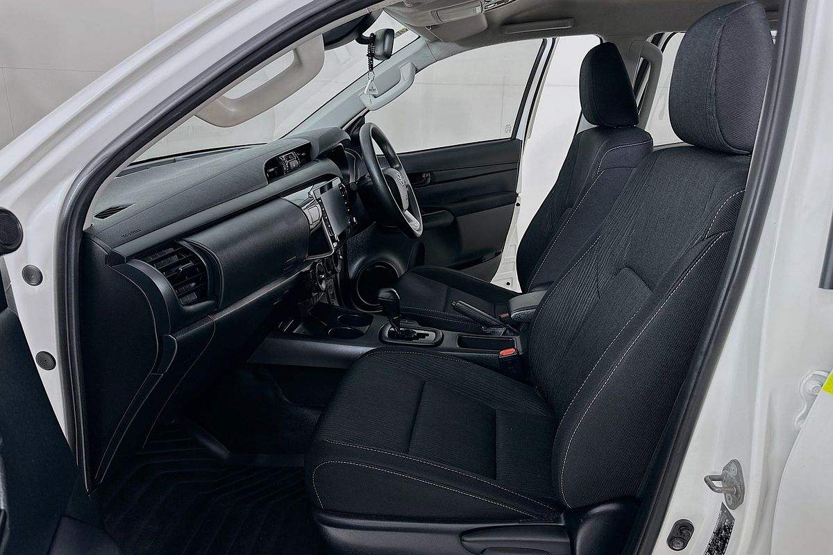 2022 Toyota HILUX SR (4x4) GUN126R 4X4