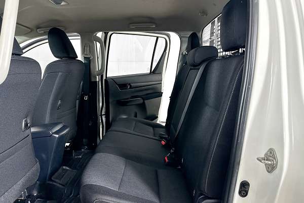 2021 Toyota HILUX SR (4x4) GUN126R 4X4