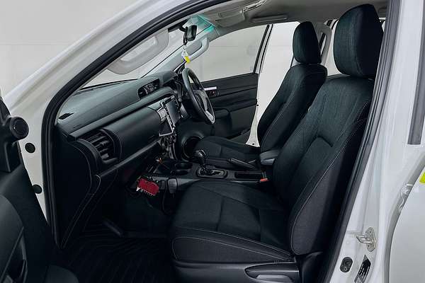 2022 Toyota HILUX SR (4x4) GUN126R 4X4
