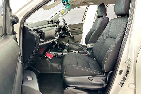 2023 Toyota HILUX SR (4x4) GUN126R 4X4
