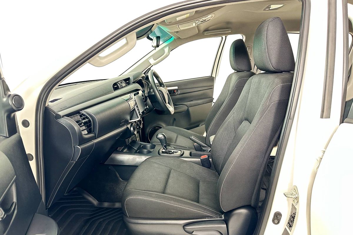 2024 Toyota HILUX SR (4x4) GUN126R 4X4