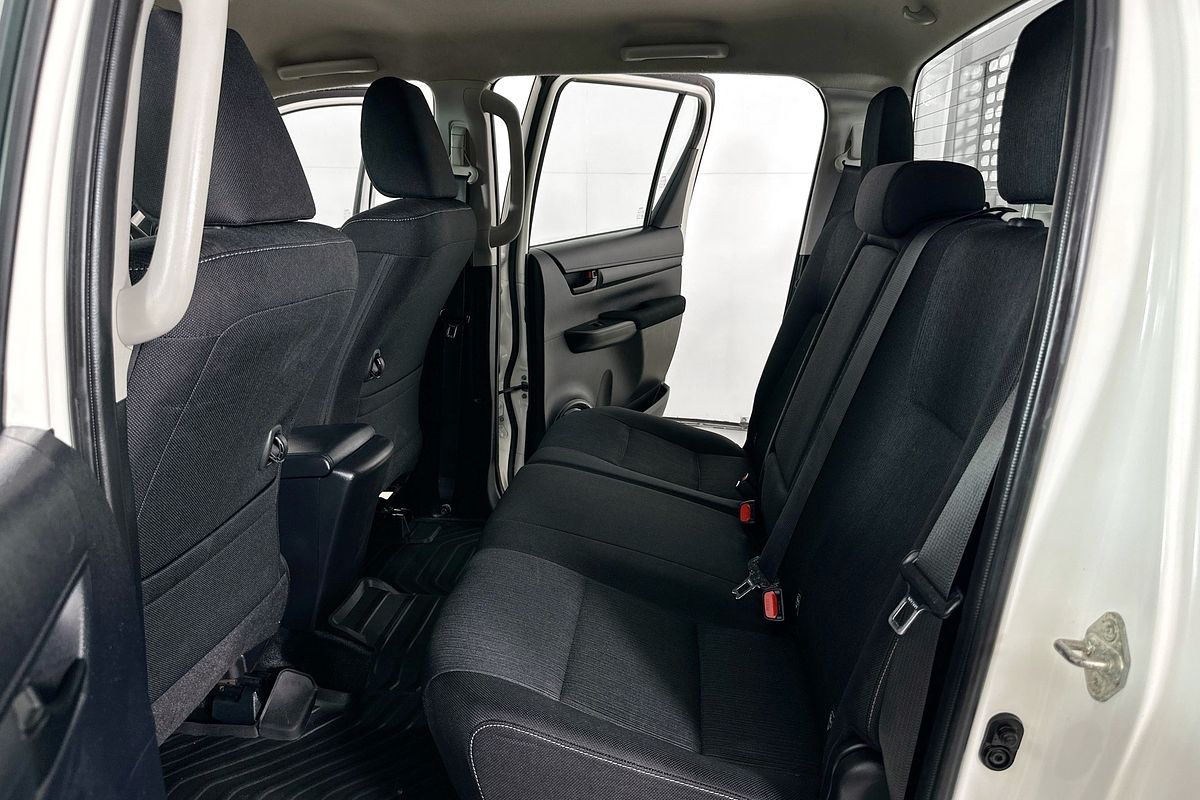 2019 Toyota HILUX SR (4x4) GUN126R MY19 4X4