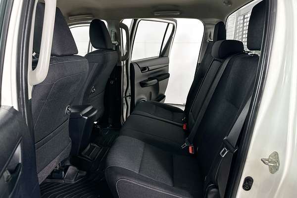 2019 Toyota HILUX SR (4x4) GUN126R MY19 4X4