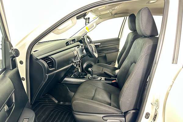 2024 Toyota HILUX SR (4x4) GUN126R 4X4