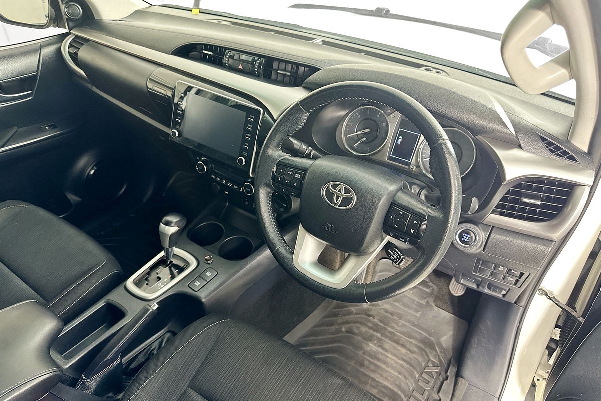 2021 Toyota HILUX SR5 (4x4) GUN126R 4X4