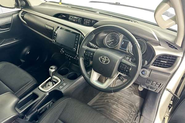 2021 Toyota HILUX SR5 (4x4) GUN126R 4X4