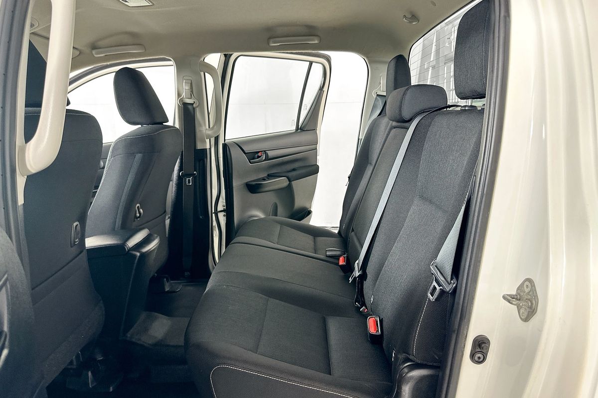 2021 Toyota HILUX SR (4x4) GUN126R FACELIFT 4X4