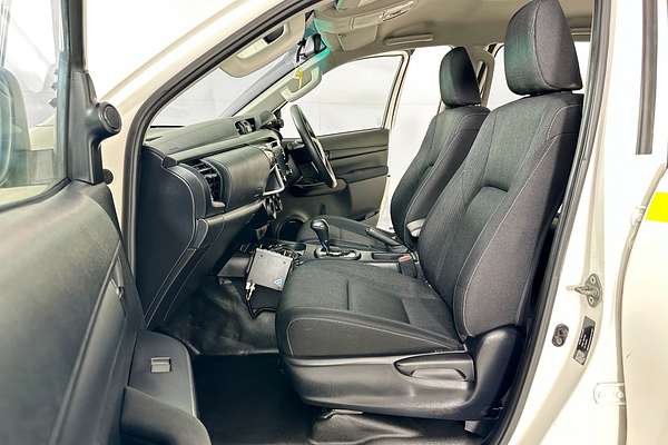 2022 Toyota HILUX SR (4x4) GUN126R 4X4