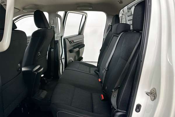 2021 Toyota HILUX SR (4x4) GUN126R 4X4