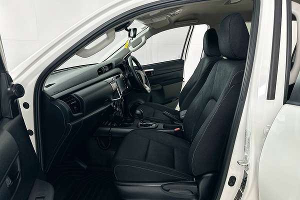 2023 Toyota HILUX SR (4x4) GUN126R 4X4