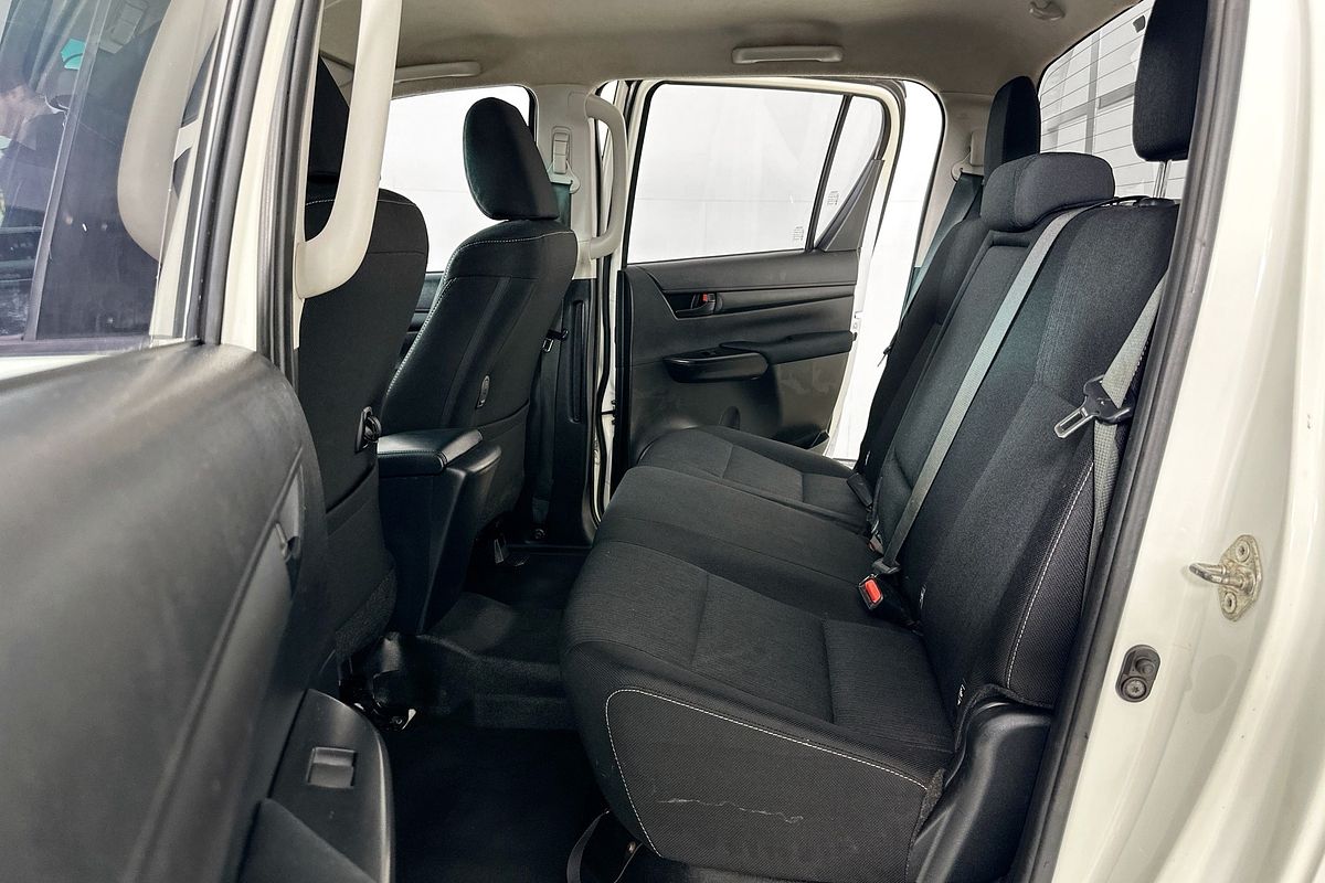 2020 Toyota HILUX SR (4x4) GUN126R MY19 UPGRADE 4X4
