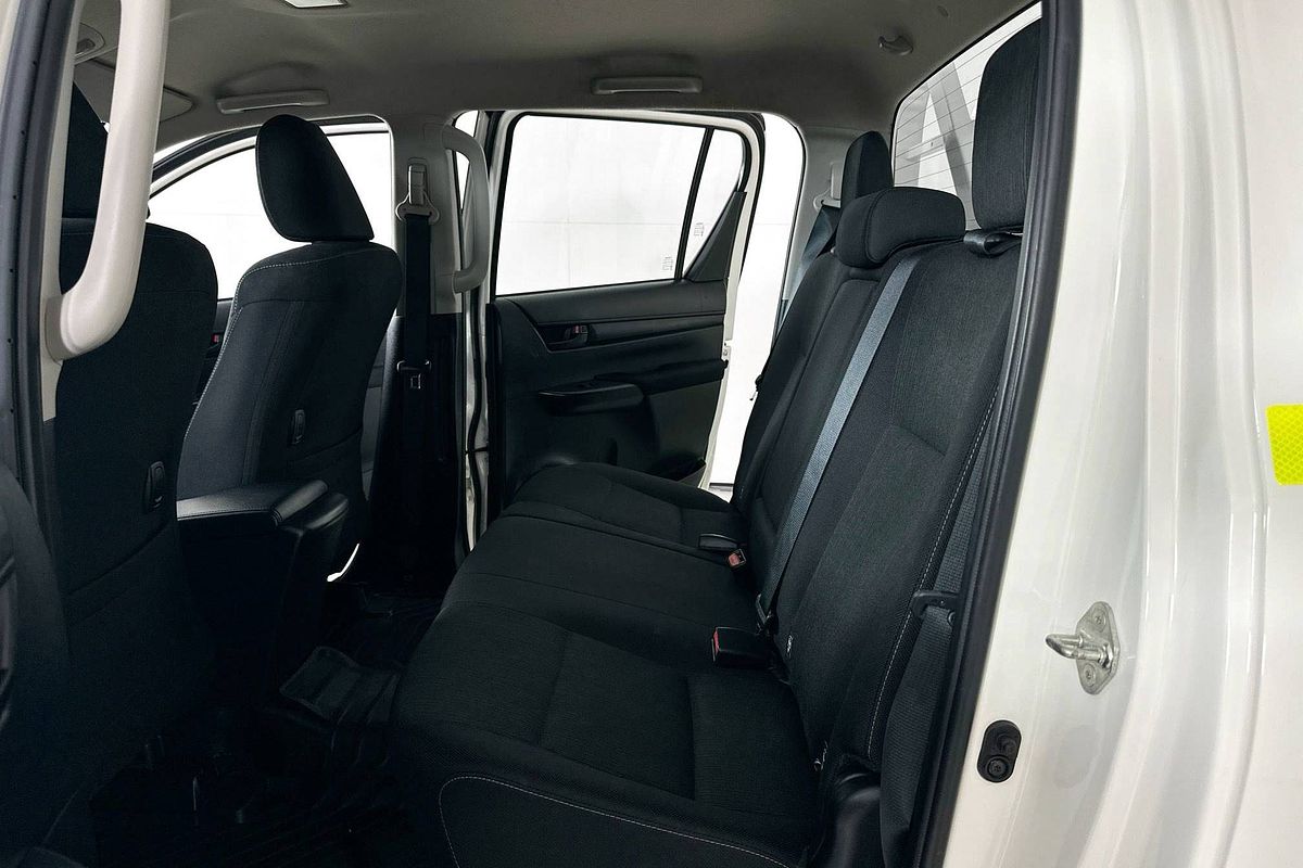 2024 Toyota HILUX SR (4x4) GUN126R 4X4