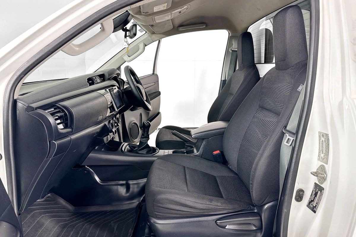 2019 Toyota HILUX SR (4x4) GUN126R MY19 4X4