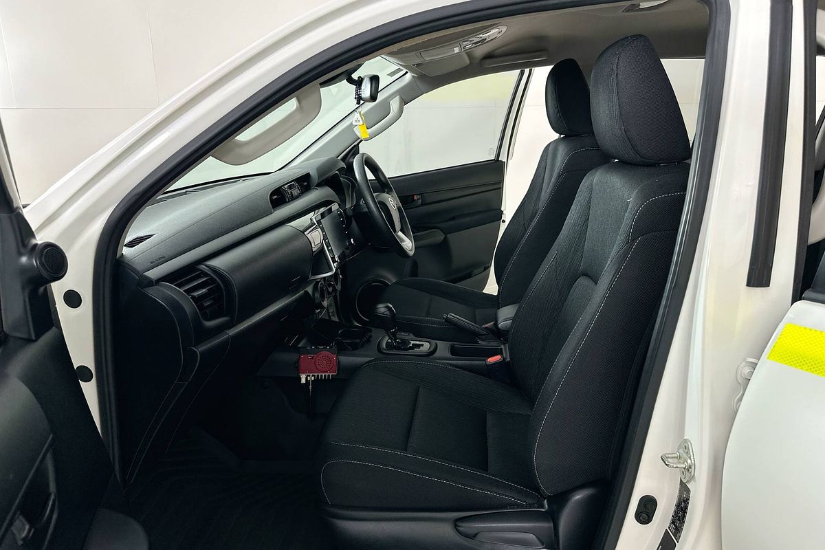 2023 Toyota HILUX SR (4x4) GUN126R 4X4