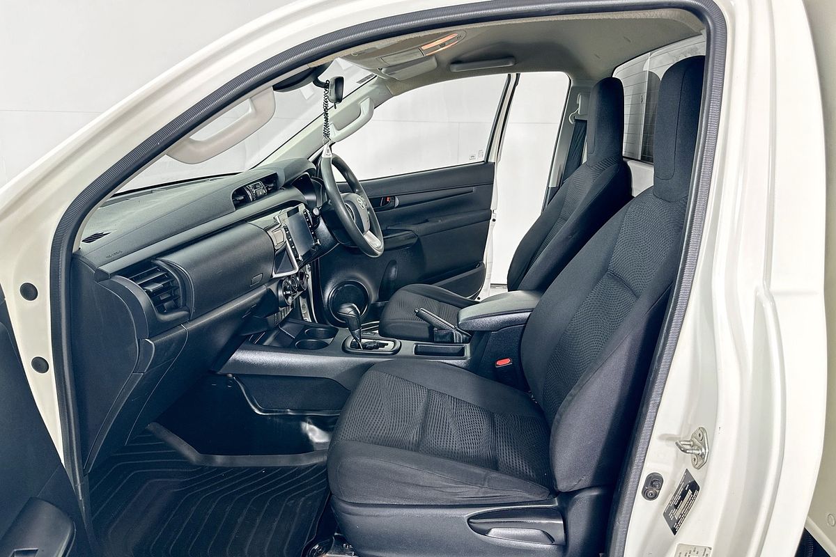 2020 Toyota HILUX SR (4x4) GUN126R MY19 UPGRADE 4X4