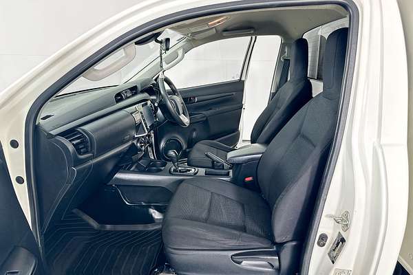 2020 Toyota HILUX SR (4x4) GUN126R MY19 UPGRADE 4X4