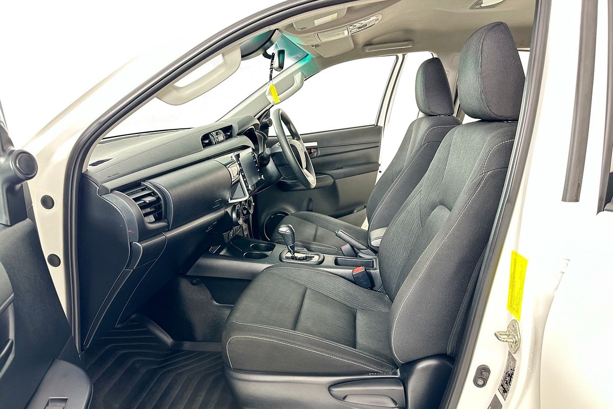 2024 Toyota HILUX SR (4x4) GUN126R 4X4