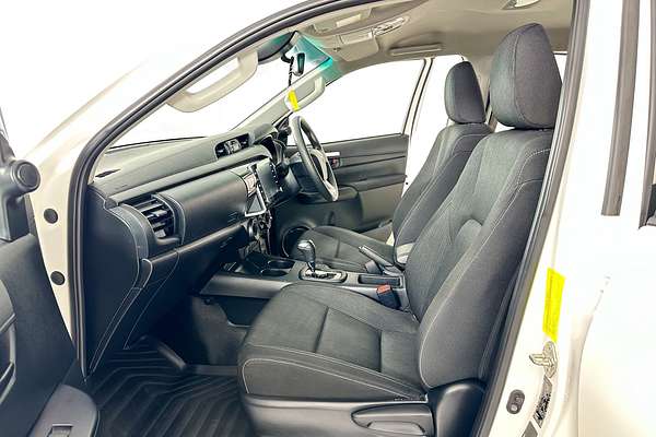 2024 Toyota HILUX SR (4x4) GUN126R 4X4