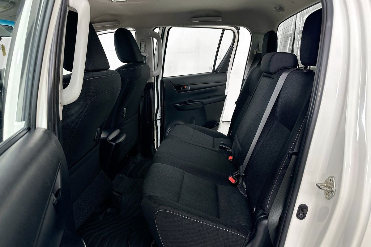 2021 Toyota HILUX SR (4x4) GUN126R FACELIFT 4X4