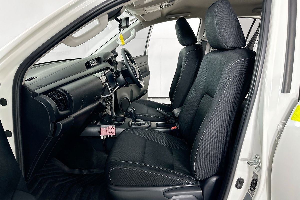 2023 Toyota HILUX SR (4x4) GUN126R 4X4