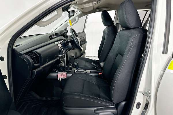 2023 Toyota HILUX SR (4x4) GUN126R 4X4