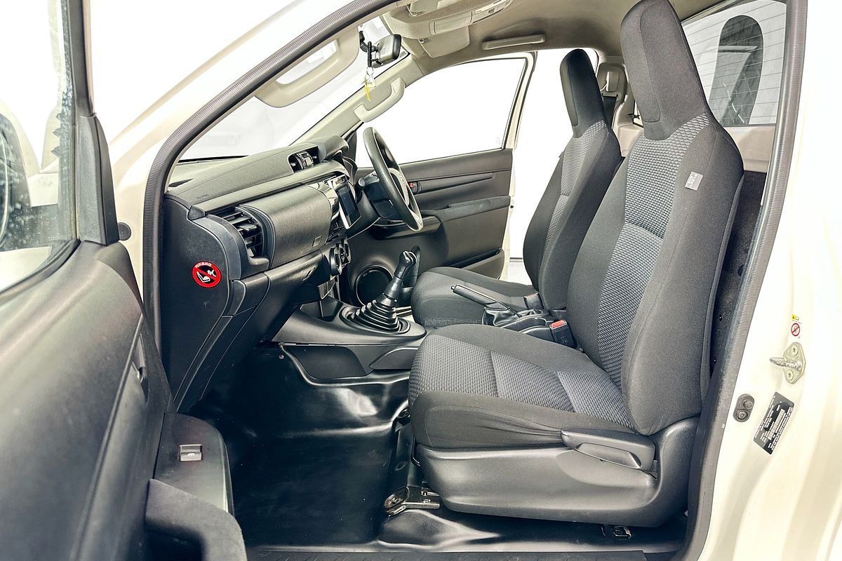 2016 Toyota Hilux WORKMATE GUN122R REAR WHEEL DRIVE