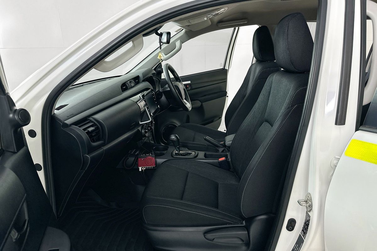 2023 Toyota HILUX SR (4x4) GUN126R 4X4