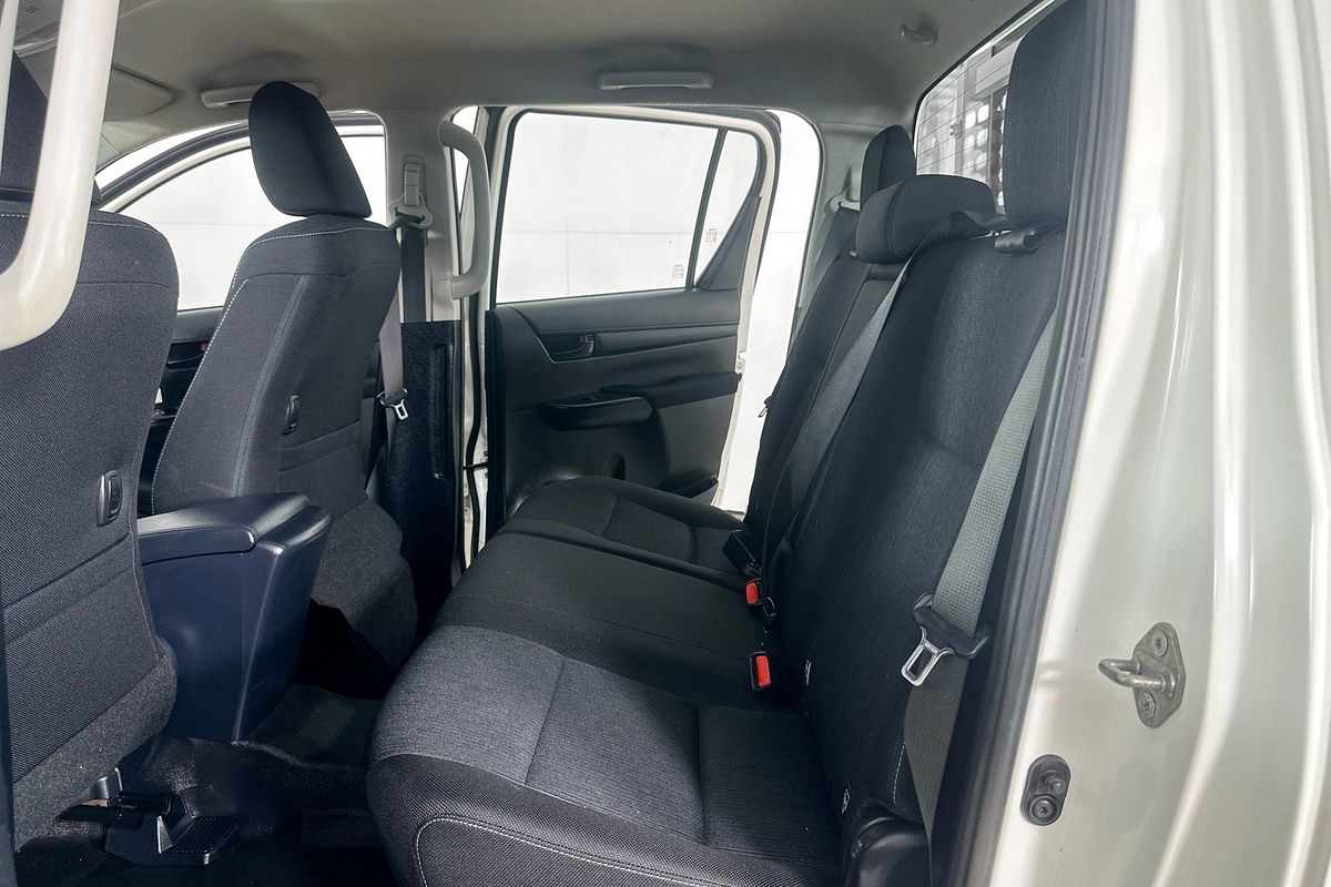 2021 Toyota HILUX SR (4x4) GUN126R FACELIFT 4X4