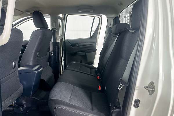 2021 Toyota HILUX SR (4x4) GUN126R FACELIFT 4X4