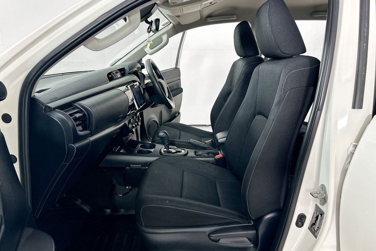 2020 Toyota HILUX SR (4x4) GUN126R MY19 UPGRADE 4X4