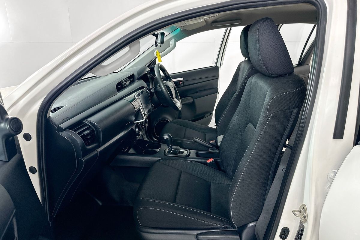 2022 Toyota HILUX SR (4x4) GUN126R 4X4