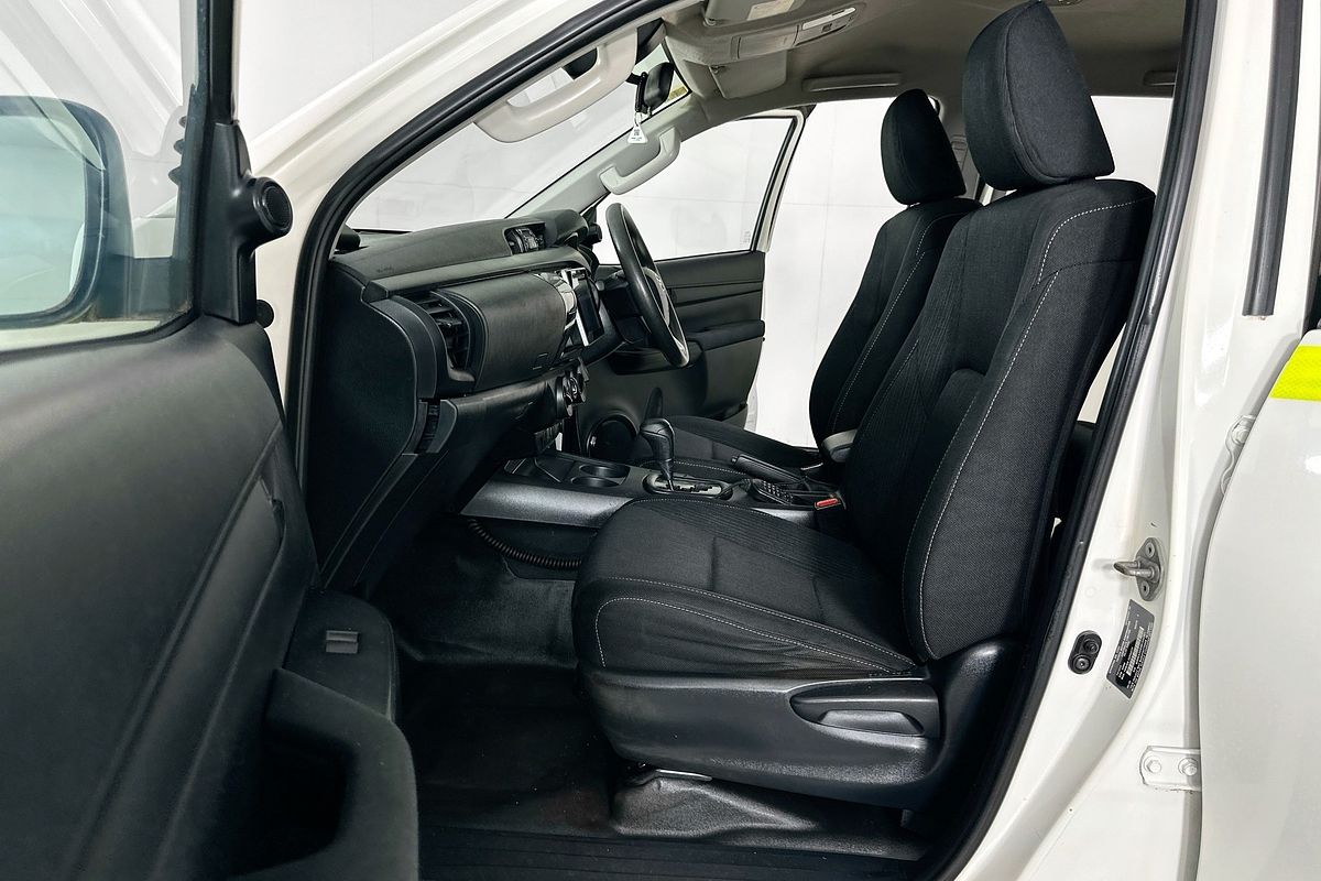 2020 Toyota HILUX SR (4x4) GUN126R MY19 UPGRADE 4X4