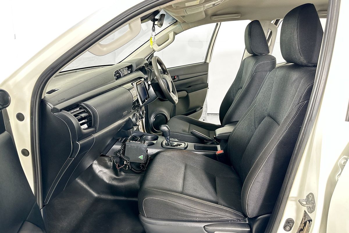 2020 Toyota HILUX SR (4x4) GUN126R MY19 UPGRADE 4X4