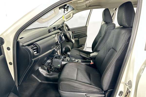 2020 Toyota HILUX SR (4x4) GUN126R MY19 UPGRADE 4X4