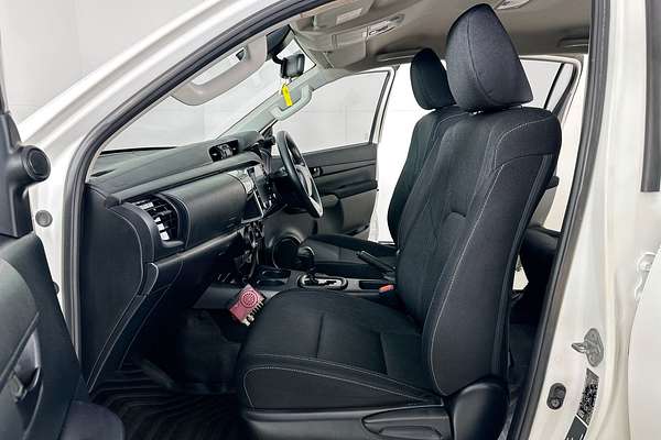 2023 Toyota HILUX SR (4x4) GUN126R 4X4